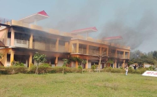 সাবেক রাষ্ট্রপতি আবদুল হামিদের ভাতিজা শরিফ কামালের রিসোর্টে আগুন 