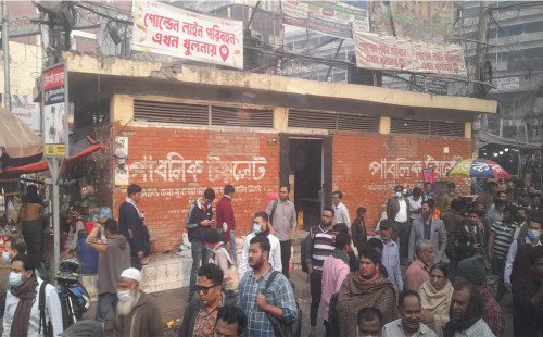 আজও সড়কে  চলছে না কাউন্টারভিত্তিক বাস, যাত্রীদের দুর্ভোগ 