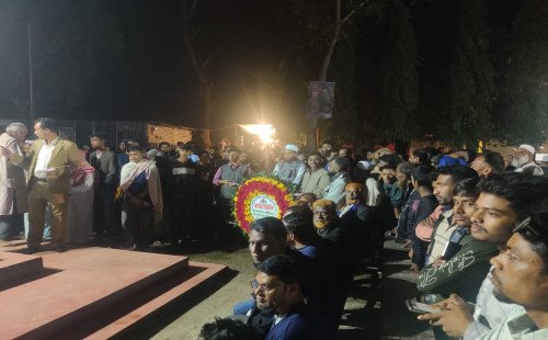 গফরগাঁওয়ে ভাষা শহীদ আব্দুল জব্বারের বাড়িতে মানুষের ঢল: জব্বার মঞ্চে  আলোচনাসভা ও সম্মাননা প্রদান 