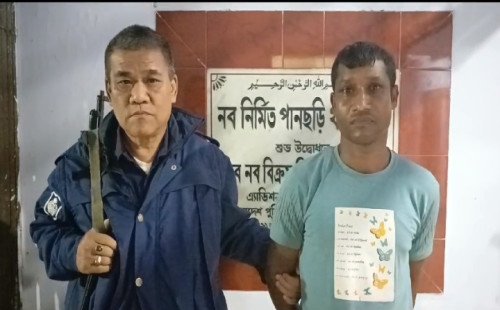 পানছড়িতে যৌথবাহিনীর অভিযানে এক চাঁদাবাজ আটক। 