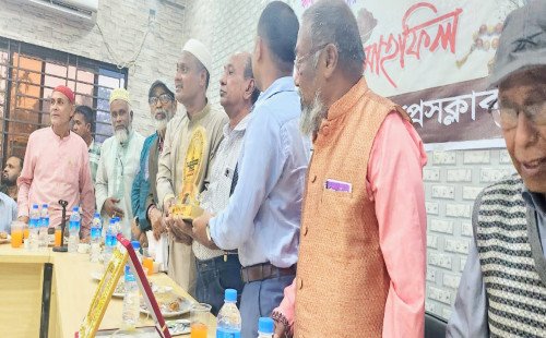 ধলাইর ডাক পত্রিকার পৃষ্ঠপোষক  ইউসুফ আলীর সাথে কমলগঞ্জ  প্রেসক্লাবের ইফতার ও মতবিনিময় 