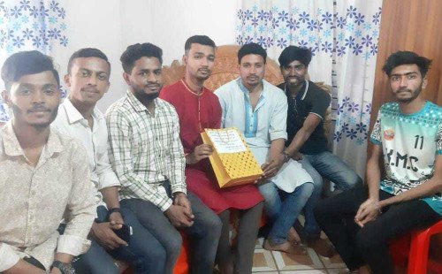 জুলাই গণঅভ্যুত্থানে আহত শিক্ষার্থীদের ছাত্রদলের ঈদ উপহার 