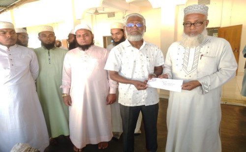 ‎পানছড়িতে জেলা পরিষদ কতৃক ইমাম-মোয়াজ্জিনকে নগদ অর্থ সহ ঈদ সামগ্রী বিতরণ 