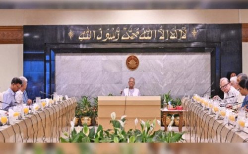 উপদেষ্টা পরিষদের ড. ইউনূসের পদত্যাগের আলোচনা 