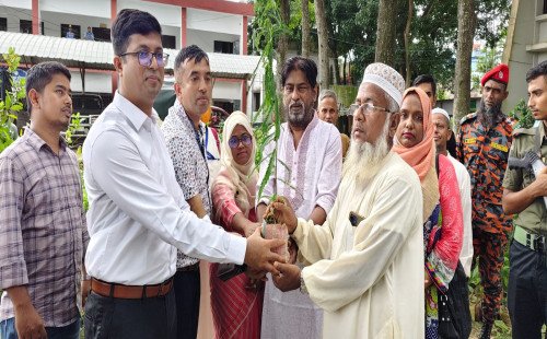 কসবায় ৭৬ প্রতিষ্ঠানে ১২ শতাধিক শিক্ষার্থীর মাঝে ৮ সহস্রাধিক ফলদ, বনজ ও ওষধি গাছের চারা বিতরণ 