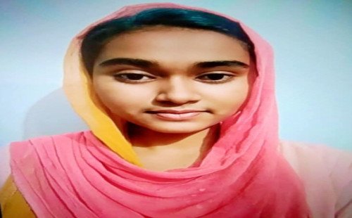 সাপাহারে মেধাবী  লামিয়া চিকিৎসক হতে চায় 