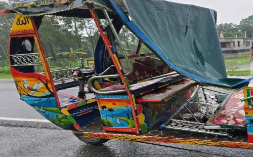 গফরগাঁওয়ে সড়ক দুর্ঘটনায় ২ জন নিহত, আহত-২ 