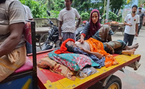 মাদারীপুরে চোর সন্দেহে তিনজনকে গণপিটুনি, চোখ তুলে ফেলার চেষ্টা 