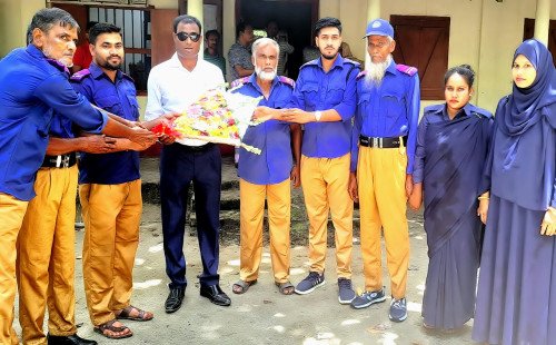 কটিয়াদী উপজেলায় শ্রেষ্ঠ ইউপি চেয়ারম্যান রফিকুল আলম 