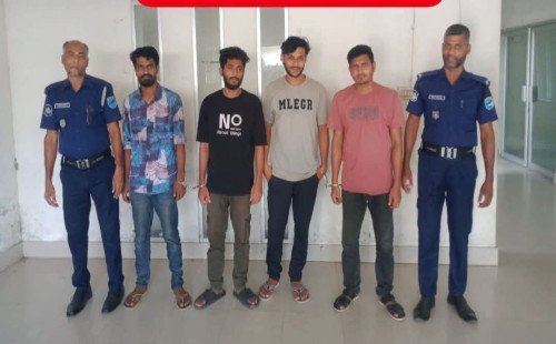 মাদারীপুরে জুয়া খেলার অভিযোগে.৪ যুবক আটক 