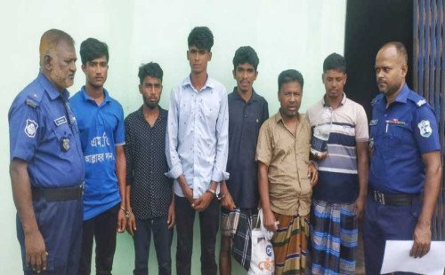 শরীয়তপুরে ড্রেজার-বাল্কহেড ও মাছ ধরার অবৈধ জাল জব্দ: আটক ৯ 