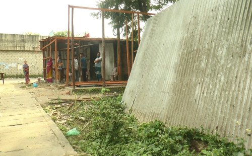 মাদারীপুরে সংখ্যালঘু এক বৃদ্ধার জমি দখলের অভিযোগ, থানা পুলিশও নির্বিকার 