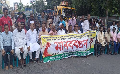 ৭ দিনের মধ্যে ওসি অপসারণ না হলে বেনাপোল অচল করে দেওয়া হবে-সাংবাদিকদের হুঁশিয়ারি 