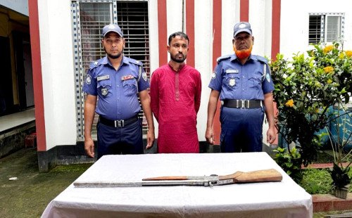 নবীনগরে অস্ত্রসহ যুবক গ্রেপ্তার 